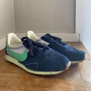 Nike casual athletic shoe Seahawks colors